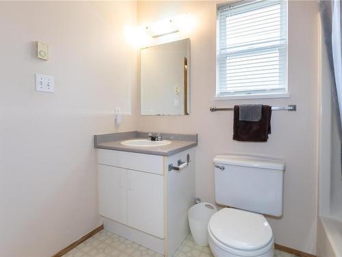 5-555 Rockland Rd, Campbell River, BC - Indoor Photo Showing Bathroom