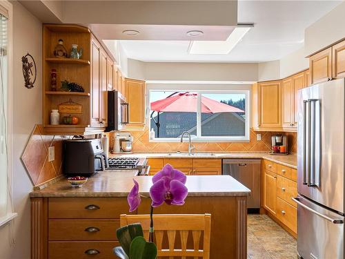 100 Ranchview Rd, Nanaimo, BC - Indoor Photo Showing Kitchen