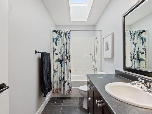 359 Wayne Rd, Campbell River, BC - Indoor Photo Showing Bathroom