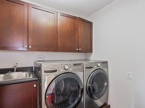 359 Wayne Rd, Campbell River, BC - Indoor Photo Showing Laundry Room