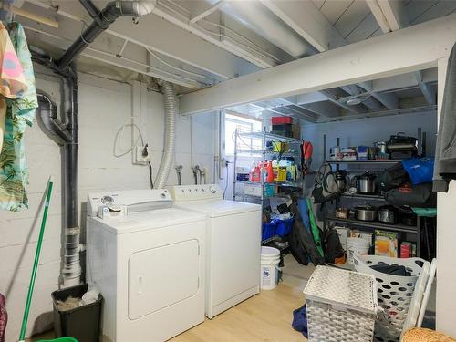 761 Trunk Rd, Duncan, BC - Indoor Photo Showing Laundry Room