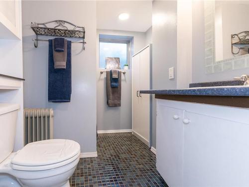 227 Alder St South, Campbell River, BC - Indoor Photo Showing Bathroom
