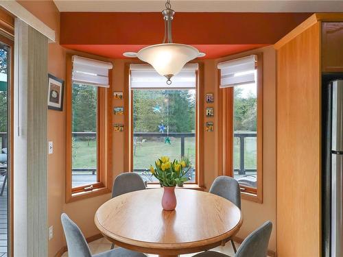 3494 Macaulay Rd, Black Creek, BC - Indoor Photo Showing Dining Room