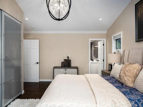 1007 Kentwood Pl, Saanich, BC - Indoor Photo Showing Bedroom