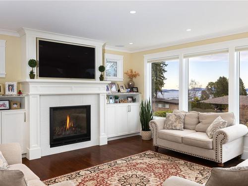 4924 Winterburn Pl, Saanich, BC - Indoor Photo Showing Living Room With Fireplace