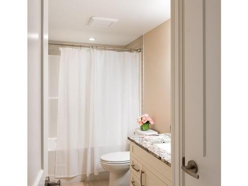 4924 Winterburn Pl, Saanich, BC - Indoor Photo Showing Bathroom