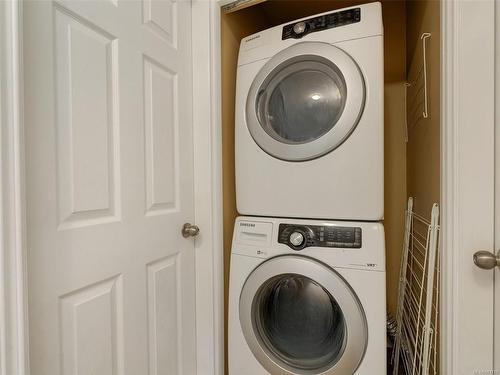 631 Treanor Ave, Langford, BC - Indoor Photo Showing Laundry Room