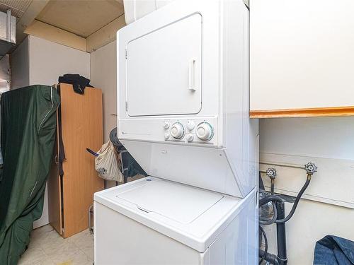 971 Wilmer St, Victoria, BC - Indoor Photo Showing Laundry Room