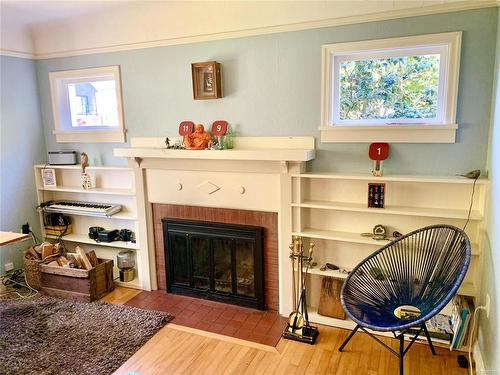 971 Wilmer St, Victoria, BC - Indoor With Fireplace