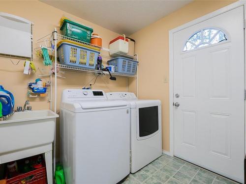 122 Bonavista Pl, Nanaimo, BC - Indoor Photo Showing Laundry Room