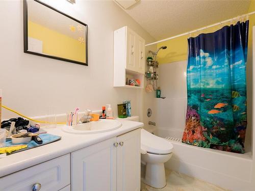 122 Bonavista Pl, Nanaimo, BC - Indoor Photo Showing Bathroom