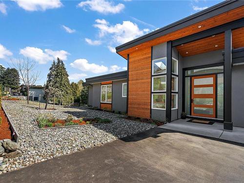 827 Royal Oak Ave, Saanich, BC - Outdoor With Exterior