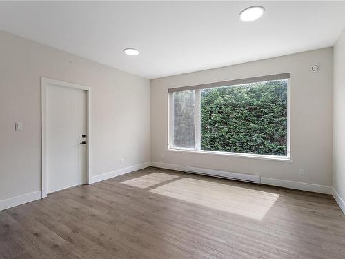 827 Royal Oak Ave, Saanich, BC - Indoor Photo Showing Other Room