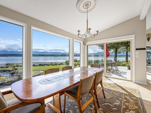 2327 Comox Ave, Comox, BC - Indoor Photo Showing Dining Room