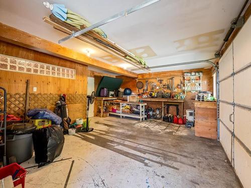 2327 Comox Ave, Comox, BC - Indoor Photo Showing Garage