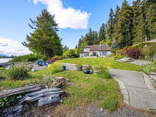 2327 Comox Ave, Comox, BC - Outdoor