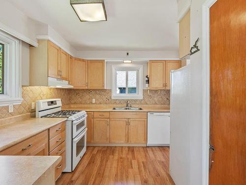 1623 Birch Ave, Comox, BC - Indoor Photo Showing Kitchen With Double Sink