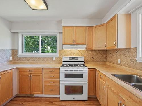 1623 Birch Ave, Comox, BC - Indoor Photo Showing Kitchen With Double Sink