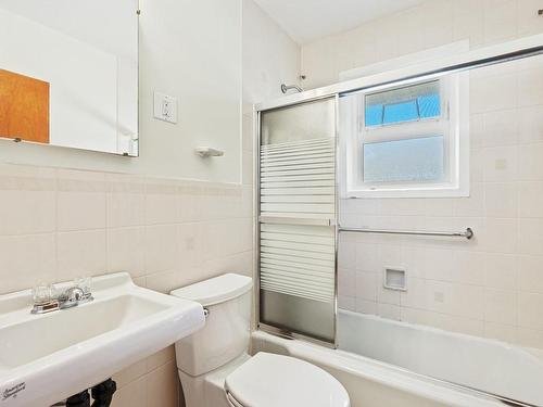 1623 Birch Ave, Comox, BC - Indoor Photo Showing Bathroom