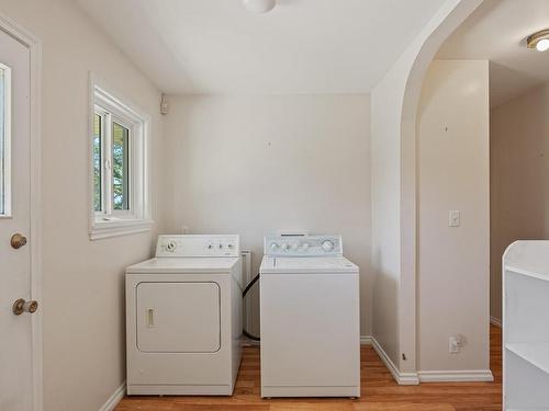 1623 Birch Ave, Comox, BC - Indoor Photo Showing Laundry Room