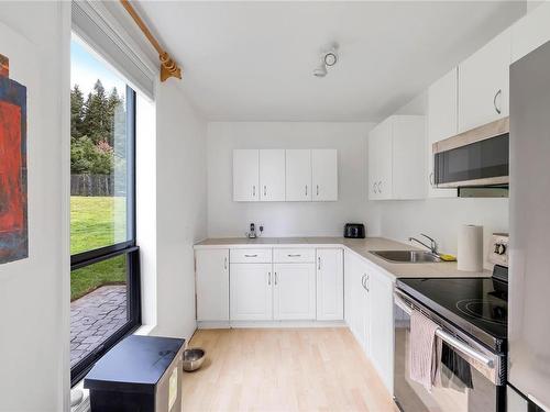 9227 Invermuir Rd, Sooke, BC - Indoor Photo Showing Kitchen