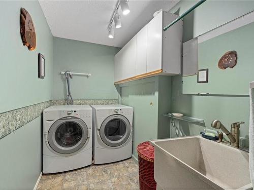 6217 Icarus Dr, Nanaimo, BC - Indoor Photo Showing Laundry Room