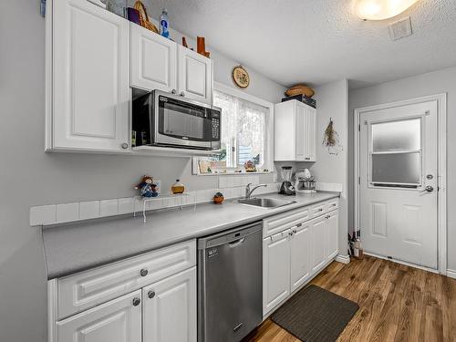 2188 Noel Ave, Comox, BC - Indoor Photo Showing Kitchen