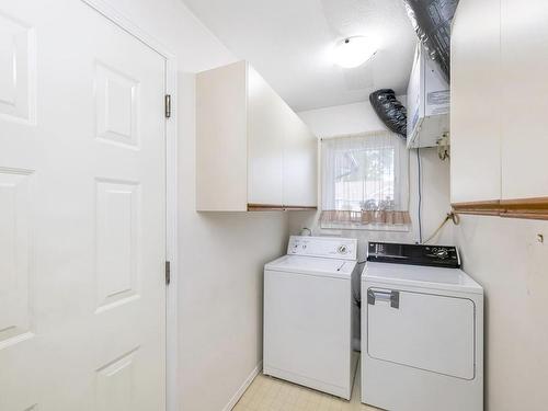 30-111 Mckinstry Rd, Duncan, BC - Indoor Photo Showing Laundry Room