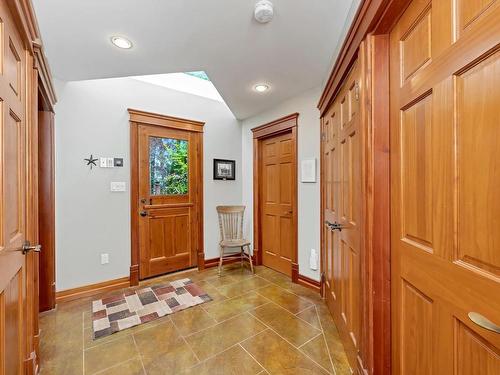 2021 Mable Rd, Shawnigan Lake, BC - Indoor Photo Showing Other Room