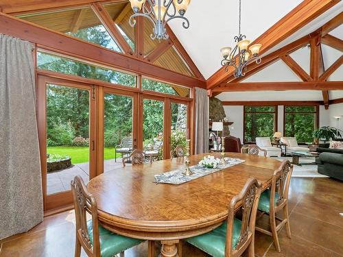2021 Mable Rd, Shawnigan Lake, BC - Indoor Photo Showing Dining Room