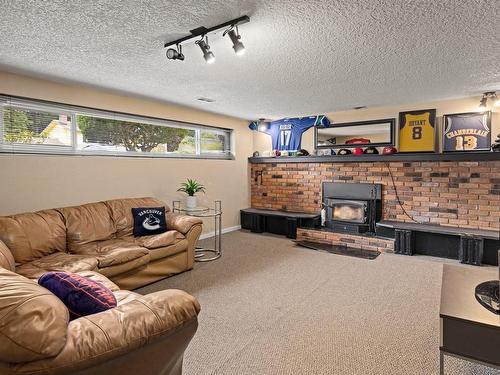 3356 Wellsmith Cres, Colwood, BC - Indoor Photo Showing Living Room With Fireplace