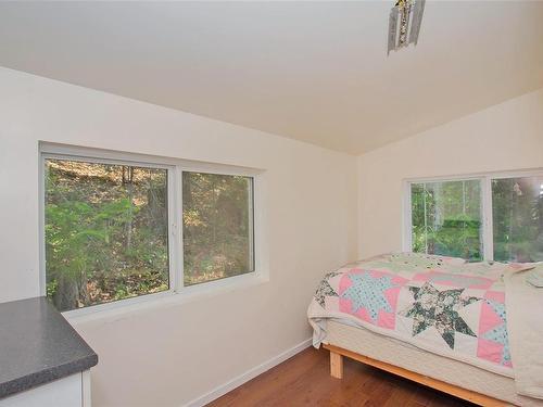 3400 Horne Lake Caves Rd, Qualicum Beach, BC - Indoor Photo Showing Bedroom