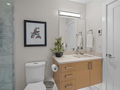 103-9710 Fourth St, Sidney, BC - Indoor Photo Showing Bathroom