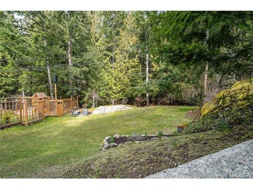 5216 Stag Rd, Highlands, BC - Outdoor