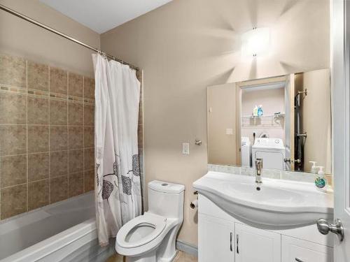620 Hemlock Street, Kamloops, BC - Indoor Photo Showing Bathroom
