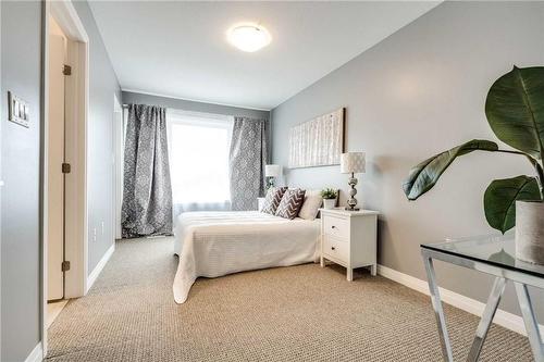 33 Soho Street, Hamilton, ON - Indoor Photo Showing Bedroom
