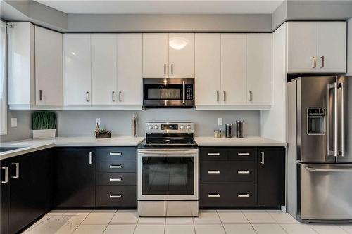 33 Soho Street, Hamilton, ON - Indoor Photo Showing Kitchen With Upgraded Kitchen