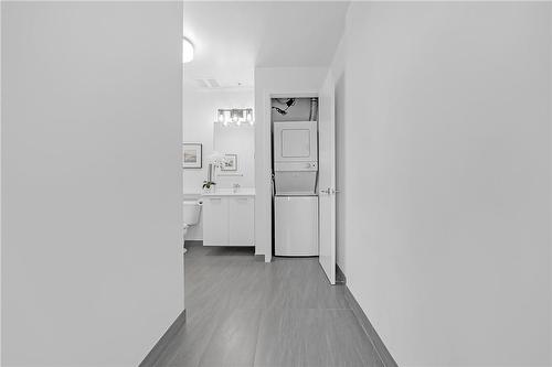 479 Charlton Avenue E|Unit #404, Hamilton, ON - Indoor Photo Showing Bedroom