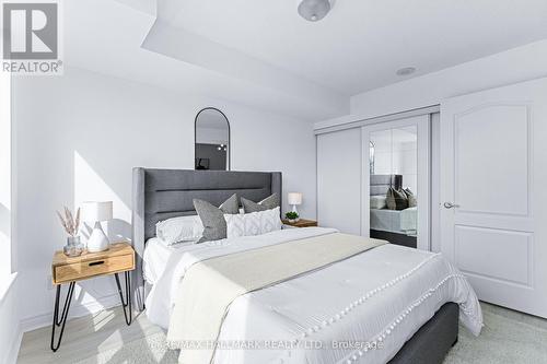 215 - 50 Disera Drive, Vaughan, ON - Indoor Photo Showing Bedroom