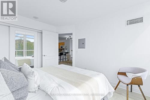 215 - 50 Disera Drive, Vaughan, ON - Indoor Photo Showing Bedroom