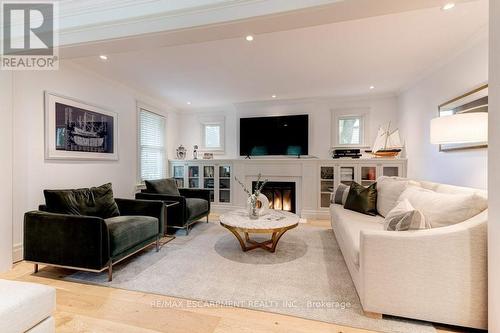 730 Grand View Avenue, Burlington, ON - Indoor Photo Showing Living Room With Fireplace