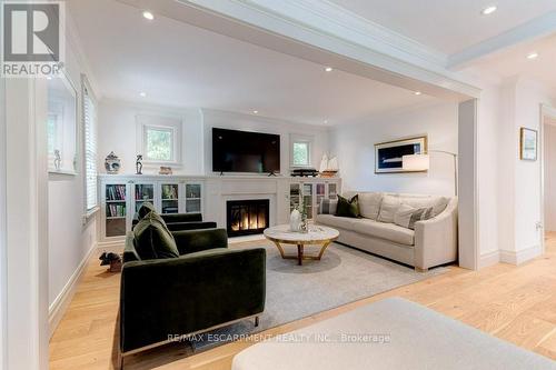 730 Grand View Avenue, Burlington, ON - Indoor Photo Showing Living Room With Fireplace