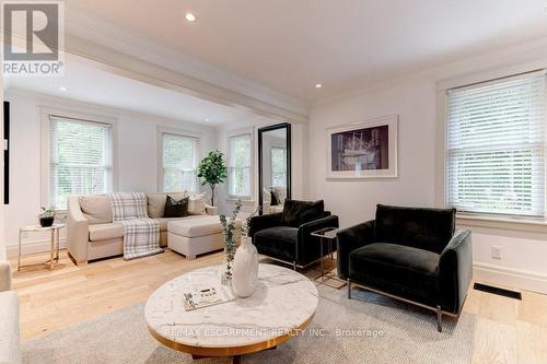 730 Grand View Avenue, Burlington, ON - Indoor Photo Showing Living Room
