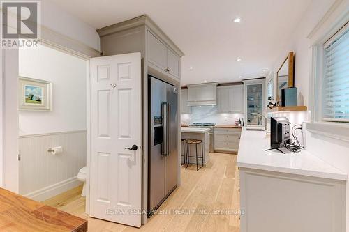 730 Grand View Avenue, Burlington, ON - Indoor Photo Showing Kitchen