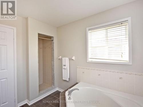 Upper - 52 Jordensen Drive, Brampton, ON - Indoor Photo Showing Bathroom