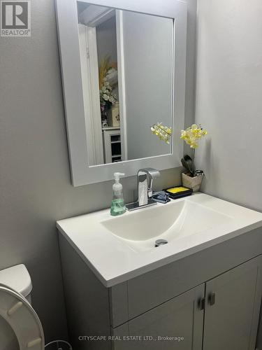 83 Darras Court E, Brampton, ON - Indoor Photo Showing Bathroom