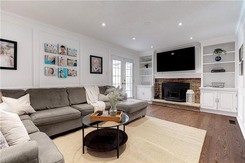 1157 Havendale Boulevard, Burlington, ON - Indoor Photo Showing Living Room With Fireplace