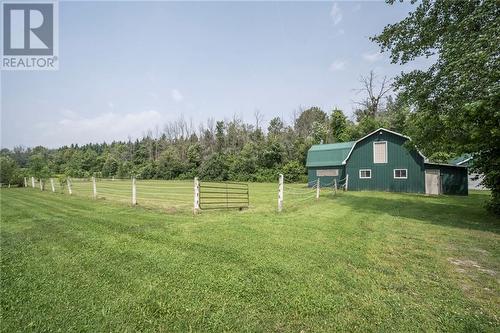 16865 Red Town Road, Avonmore, ON - Outdoor