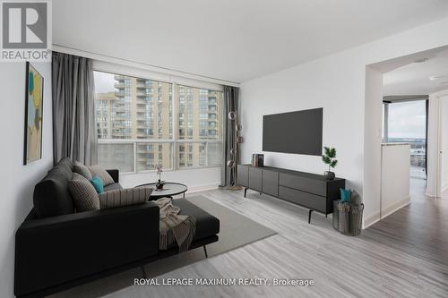 1704 - 5 Concorde Place, Toronto, ON - Indoor Photo Showing Living Room