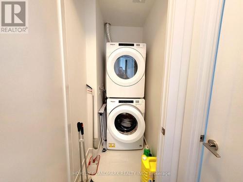 622 - 25 Adra Grado Way, Toronto, ON - Indoor Photo Showing Laundry Room